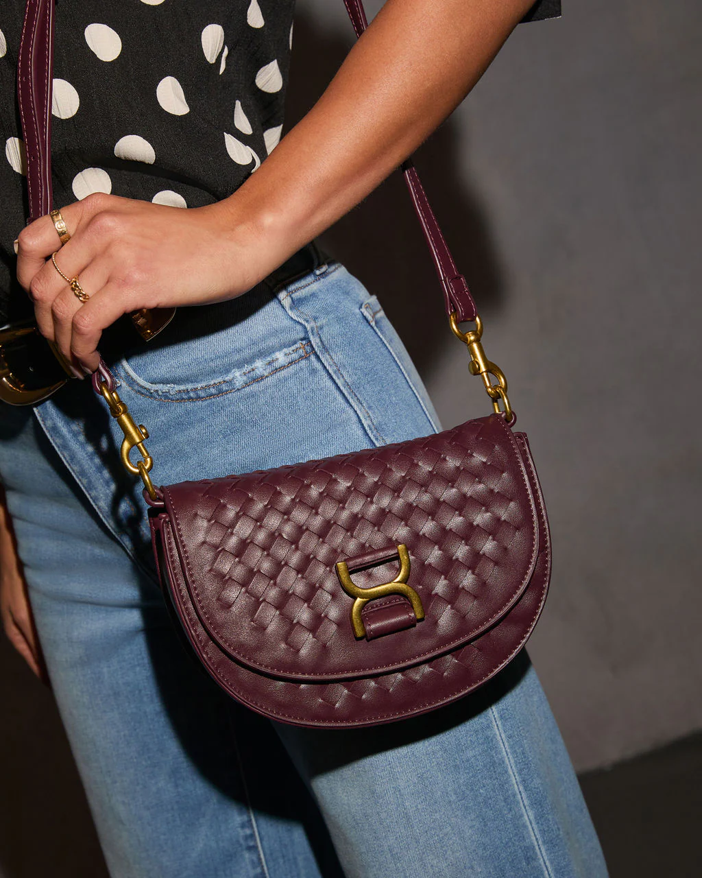 Annalyn Woven Crossbody Bag - Image 15