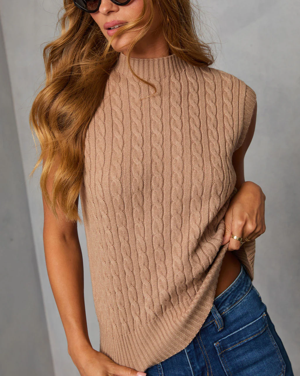 Felmena Cable Knit Sleeveless Sweater - Image 12