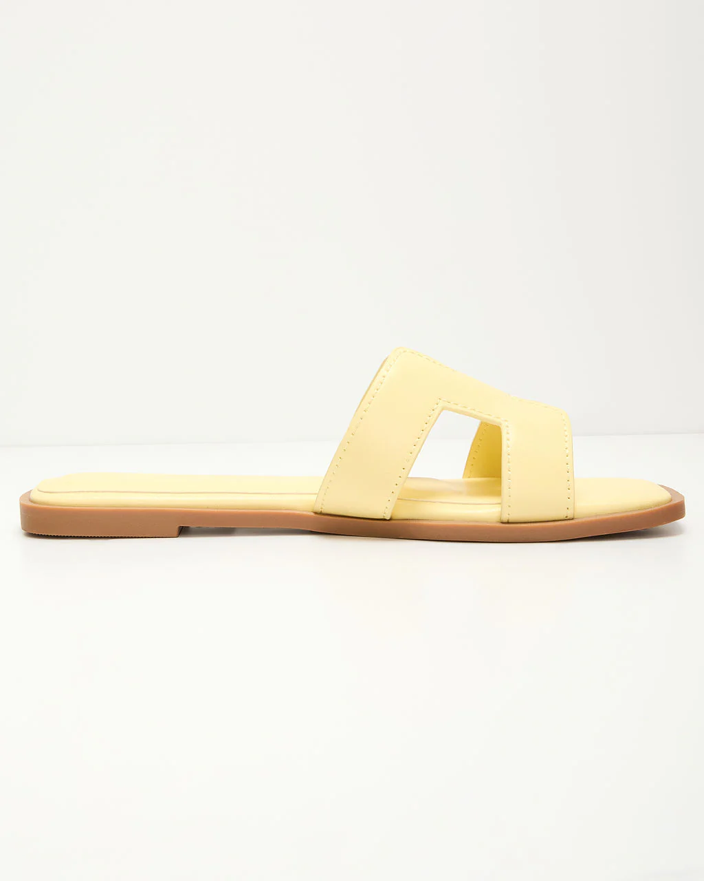 Gordy Flat Sandal - Image 11
