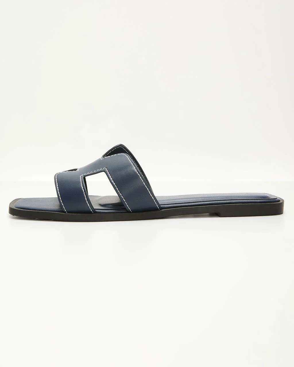 Gordy Flat Sandal - Image 14