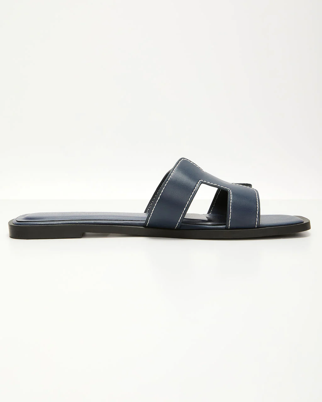 Gordy Flat Sandal - Image 16