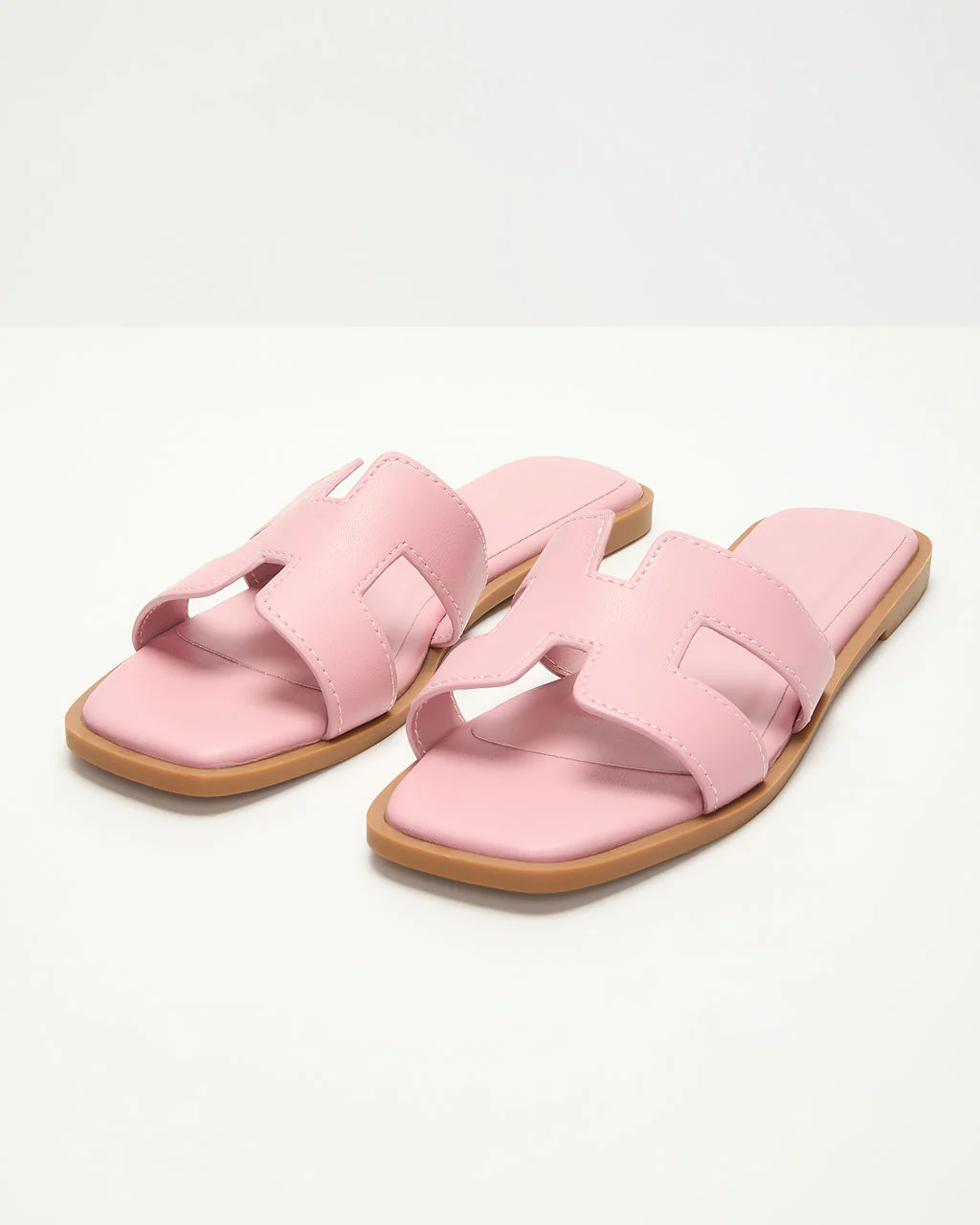 Gordy Flat Sandal - Image 19