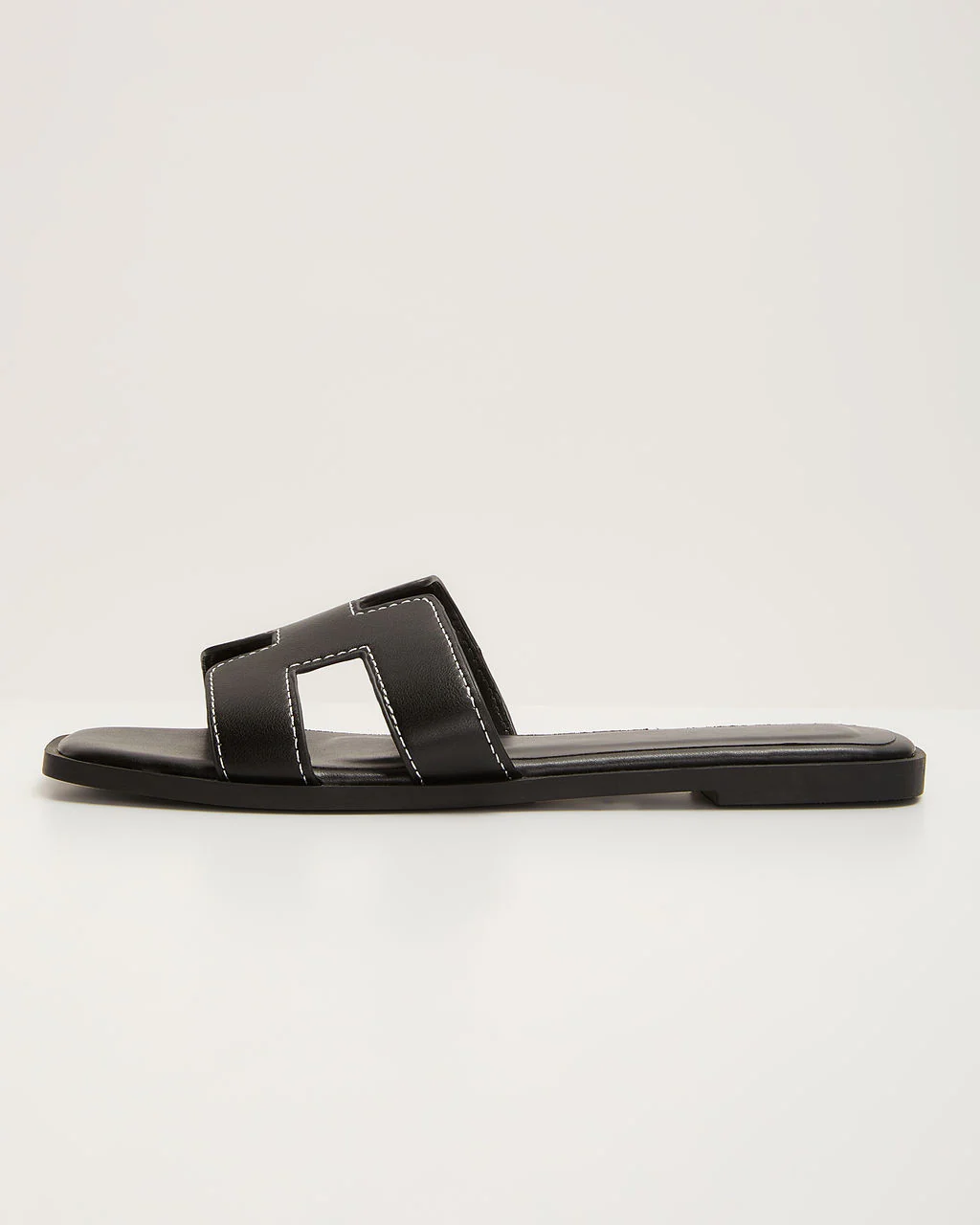 Gordy Flat Sandal - Image 25
