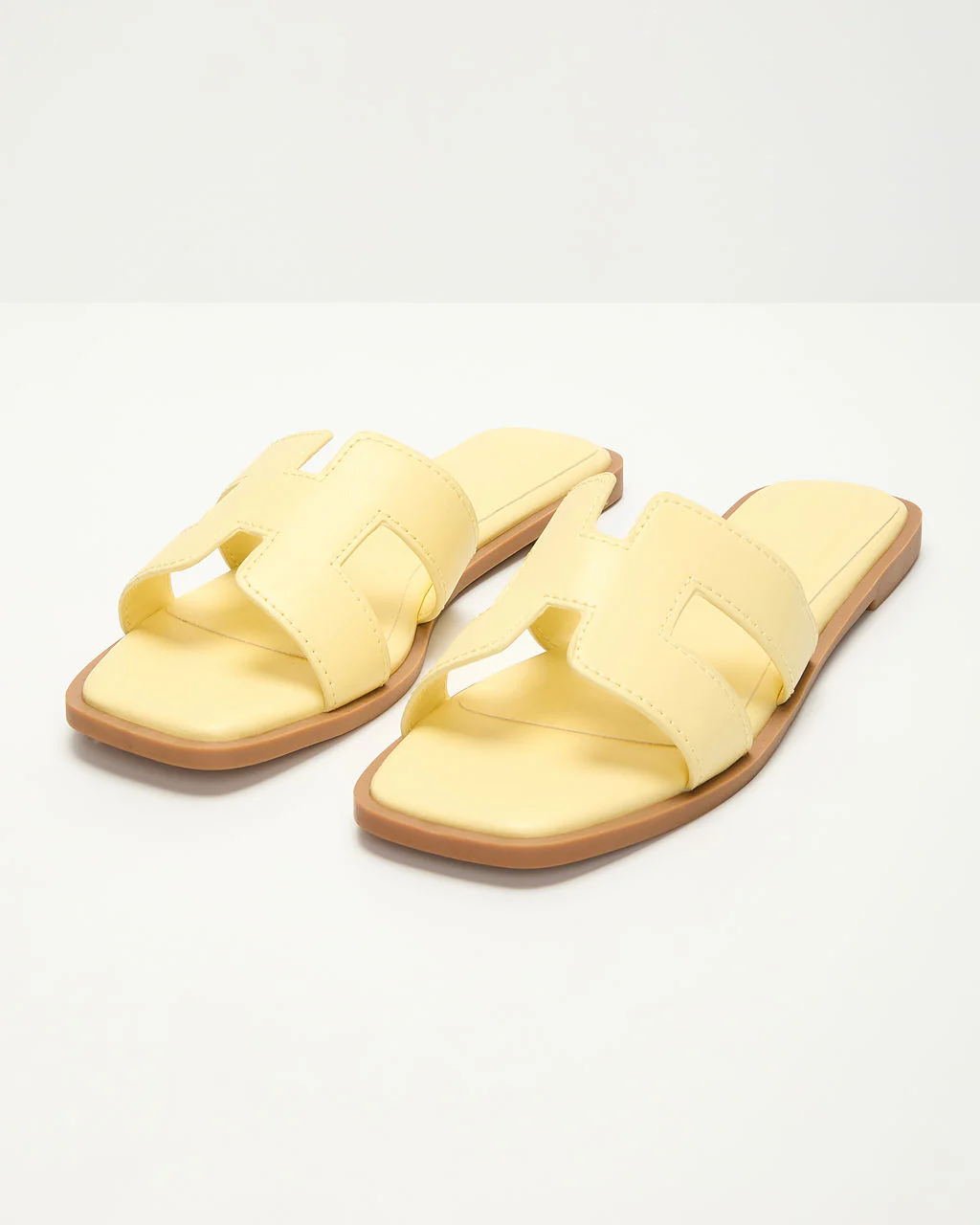 Gordy Flat Sandal - Image 6