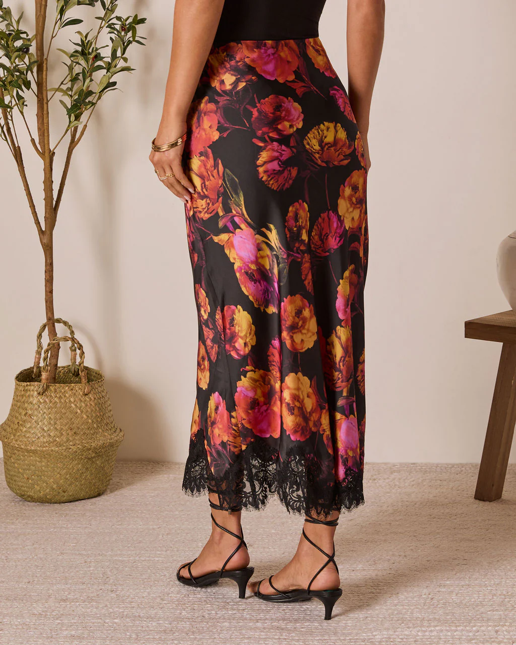 Romia Lace Trim Maxi Skirt - Image 4